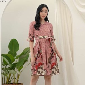 LEXY Pink Batik Dress – Dress Batik Modern A-Line Lengan ¾ dengan Pita Pinggang